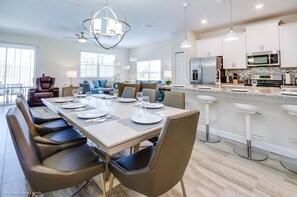 House (4883RC000) | Exterior