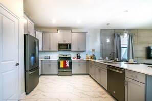 Villa (1666MVD Amazing Champions Gate 8 Bedr) | Private kitchen