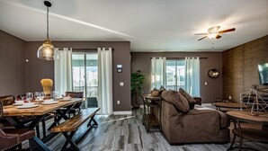วิลล่า (1626MVD Fantastic 6 Bedroom 5 Bathroo) | ร้านอาหาร