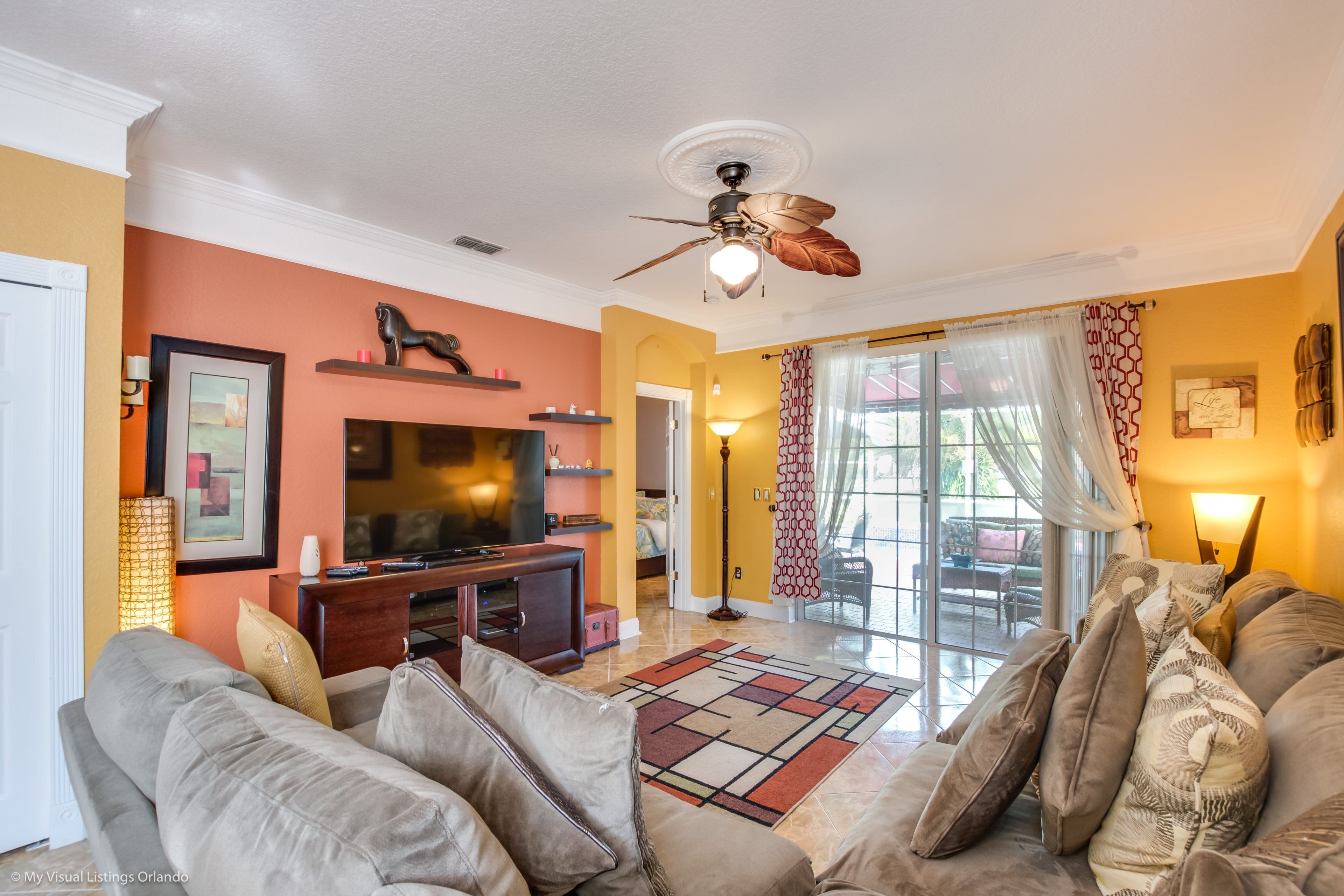 別墅 | 客廳 | 平面電視、 DVD 播放機