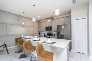 Casa (4911WIND) | Cucina privata | Frigorifero, microonde, pentole/stoviglie/utensili