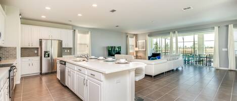 Villa (9063 SUNSHINE) | 9 bedrooms, free WiFi