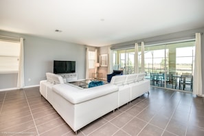 Villa (9063 SUNSHINE) | Vardagsrum | Platt-tv