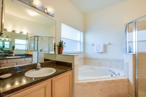 Villa | Bathroom