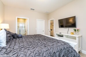 Villa (5 Bedroom 5 Bathroom Solterra Resort ) | 5 habitaciones y wifi gratis 