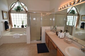 Villa | Bathroom