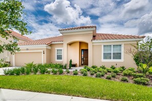 Villa ( 5 Bedroom 5 Bathroom Solterra Resort) | Exterior