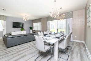 Villa (Champions Gate 8 Bedroom Resort Villa) | 8 soverom og wi-fi (inkludert)