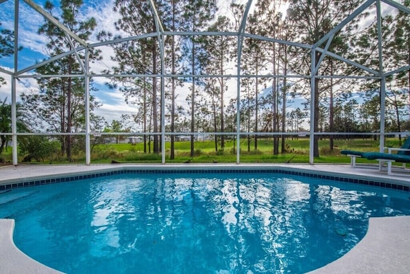 Hus | Pool | Utomhuspool
