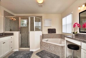 Villa | Bathroom