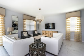 Vila (1571OL) | Ruang keluarga