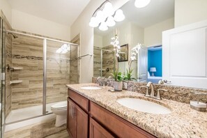 Villa (1308CW00) | Bathroom - 1308cw00 (Davenport)