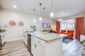 House (9025DLD00) | Private kitchen