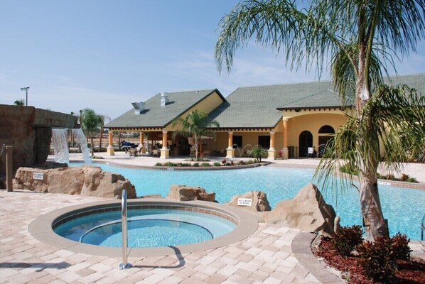 Huvila (Fantastic Resort 5 Bed 5 Bath Villa W) | Uima-allas | Ulkouima-allas