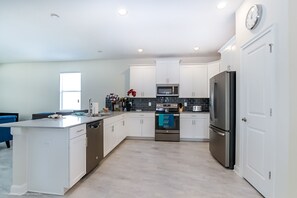 Villa (1594SAND Amazing Champions Gate 8 Bed) | Private kitchen | Fridge, microwave, cookware/dishes/utensils