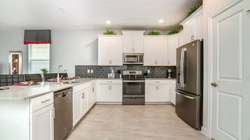 Villa (641PBEACH Amazing Champions Gate 8 Be) | Private kitchen | Fridge, microwave, cookware/dishes/utensils