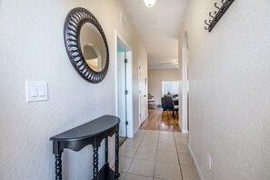 House (1104CAL)