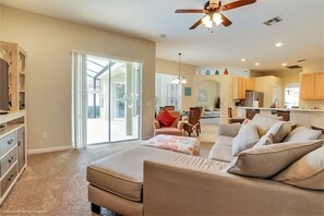 Villa | Living room | Flat-screen TV