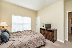House - 4 Bedroom 3 Bathroom Town Home With Pool (Kissimmee)