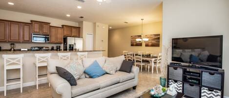 House | Living room | Flat-screen TV