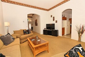 Villa | Vardagsrum | Platt-tv