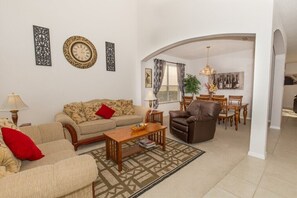 Villa | Living room | Flat-screen TV - 353 Glen (Davenport)