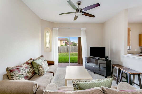 House (1144CALABRIA) | Living room | Flat-screen TV