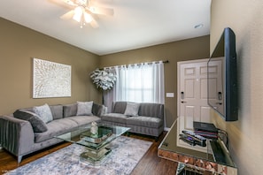 House (3299CCP Lucaya Village Resort Townhom) | Living room