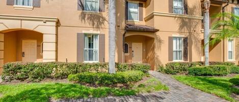 House (2735CALAB) | Exterior