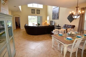 Villa (2985BPR) | Dining