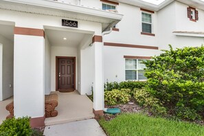 House (1566PLUNKER) | Exterior