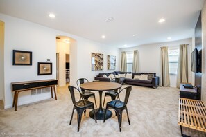 Villa (Solterra Home W Private Pool and Fami) | Dining