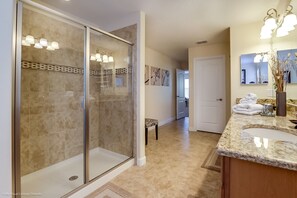 Villa | Bathroom