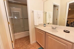Villa | Badkamer