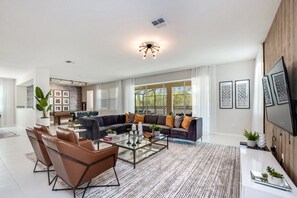 Living room - 9 BD 6.5 BH House Villa (Kissimmee)