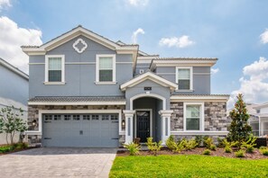 Villa (8 Bedroom 5 Bathroom Villa) | Exterior - Furnished 8 Bed 5 Bath Villa (Davenport)