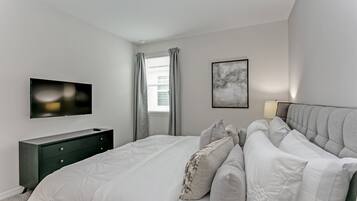 Villa (Luxury Villa with Pool/Spa and Game R) | 6 bedrooms, iron/ironing board, free WiFi