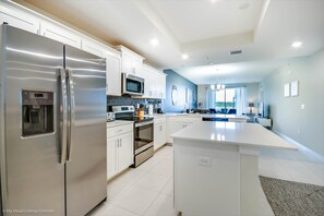 House (4714CT Amazing Story Lake Brand New C) | Private kitchen