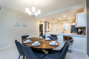 House (4714CT Amazing Story Lake Brand New C) | Private kitchen