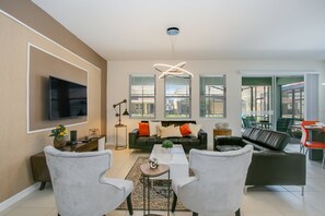 Villa (6091BROADOAK) | Living room