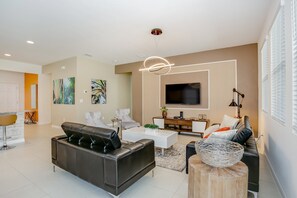 Villa (6091BROADOAK) | Living room