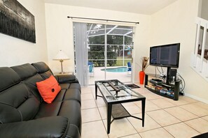 Living room - 410od (Davenport)