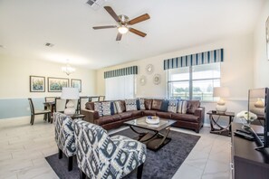 Villa (9155CW00) | Living room