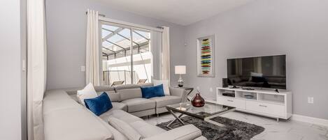 House (8986STID) | Living room | Flat-screen TV