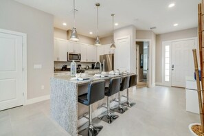 獨棟房屋 | 私人廚房 | 電冰箱、微波爐、鍋具/餐盤/廚房用品