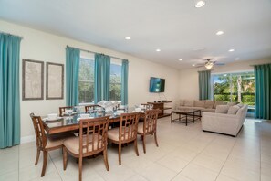 Villa (620LASS0) | Dining