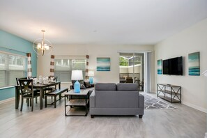 House (770PB Luxury Furnished 5 Bedroom 5 Ba) | Living room