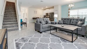 House (770PB Luxury Furnished 5 Bedroom 5 Ba) | Living room - 770pb Luxury Furnished 5 Bedroom 5 Bathroom (Kissimmee)