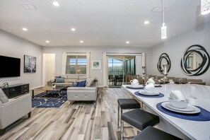 Villa | Dining