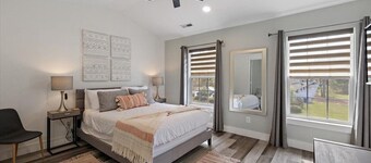 Elegante - Cómodo N. Charleston Townhome